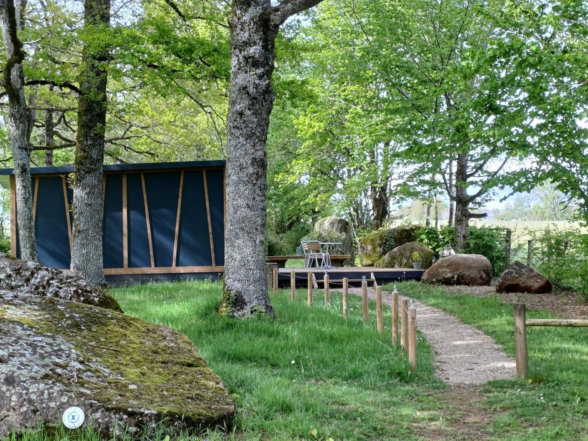 Camping Etang Du Camp Senergues 外观 照片