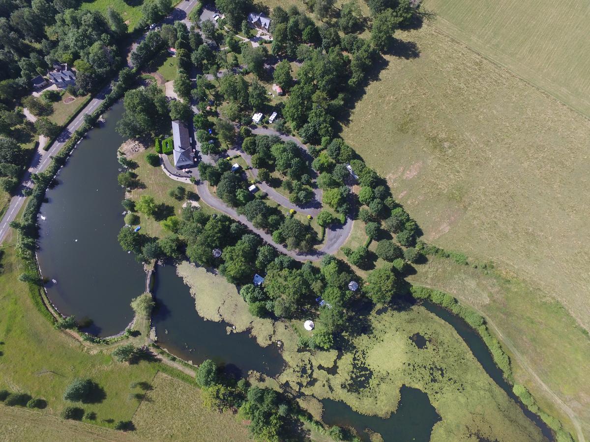 Camping Etang Du Camp Senergues 外观 照片