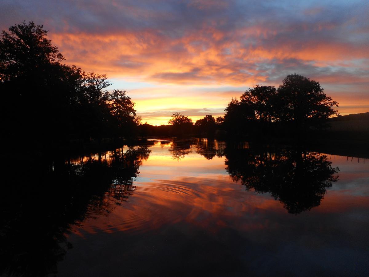 Camping Etang Du Camp Senergues 外观 照片
