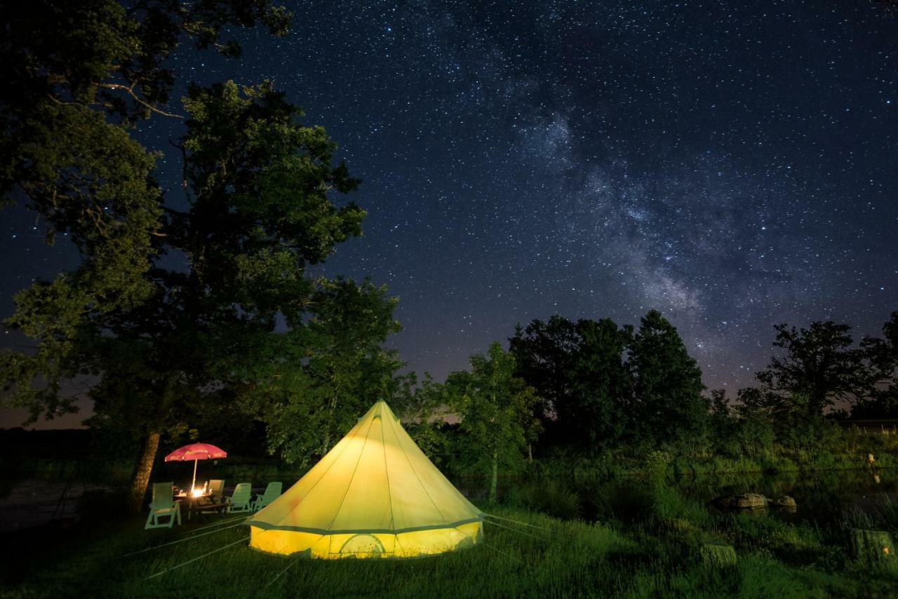 Camping Etang Du Camp Senergues 外观 照片